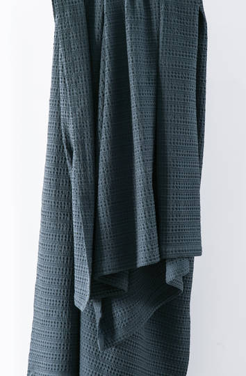 Bianca Lorenne - Mizumi Woven Cotton Throw - Dark Prussian Blue